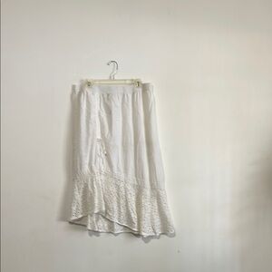 Elegant White Lace Hem Skirt